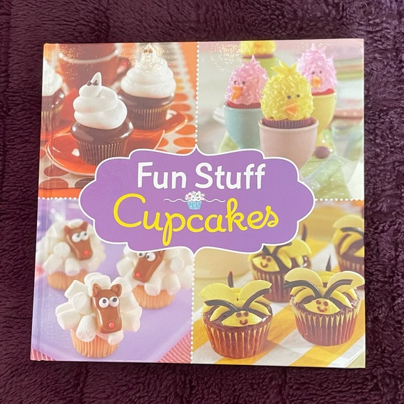 Fun Stuff Cupcakes Book - Picture 1 of 1